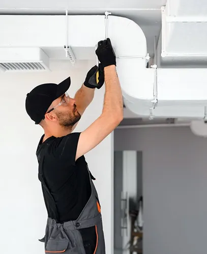 Duct Installation 407 x 500 2 | Offering specialized restoration of Commercial HVAC systems in Texas